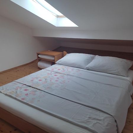 Apartmani Deleut Novi Vinodolski Exterior foto
