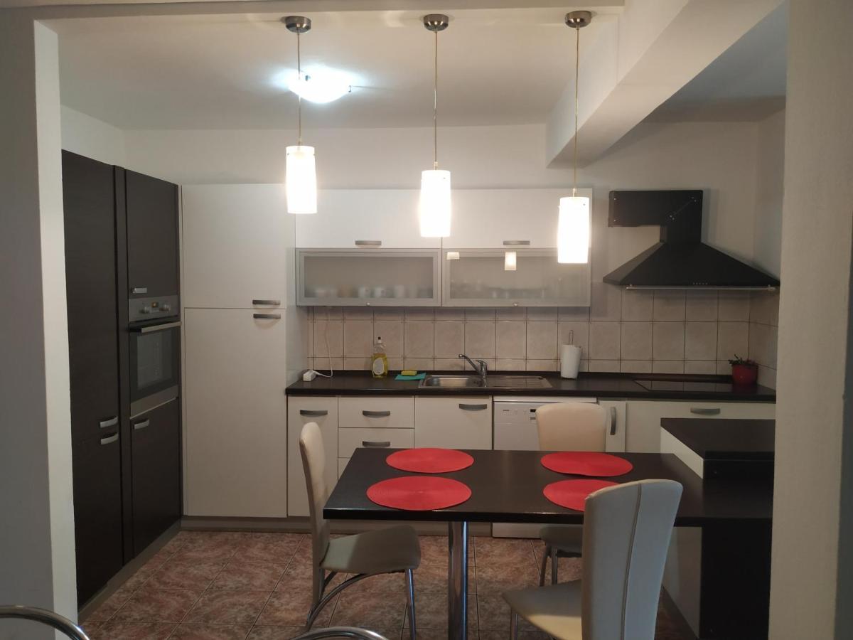 Apartmani Deleut Novi Vinodolski Exterior foto
