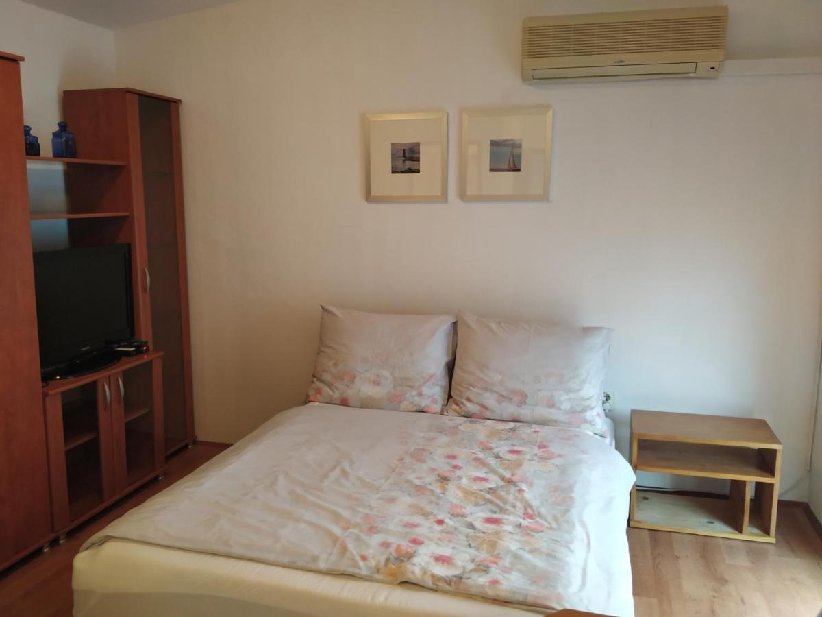 Apartmani Deleut Novi Vinodolski Exterior foto