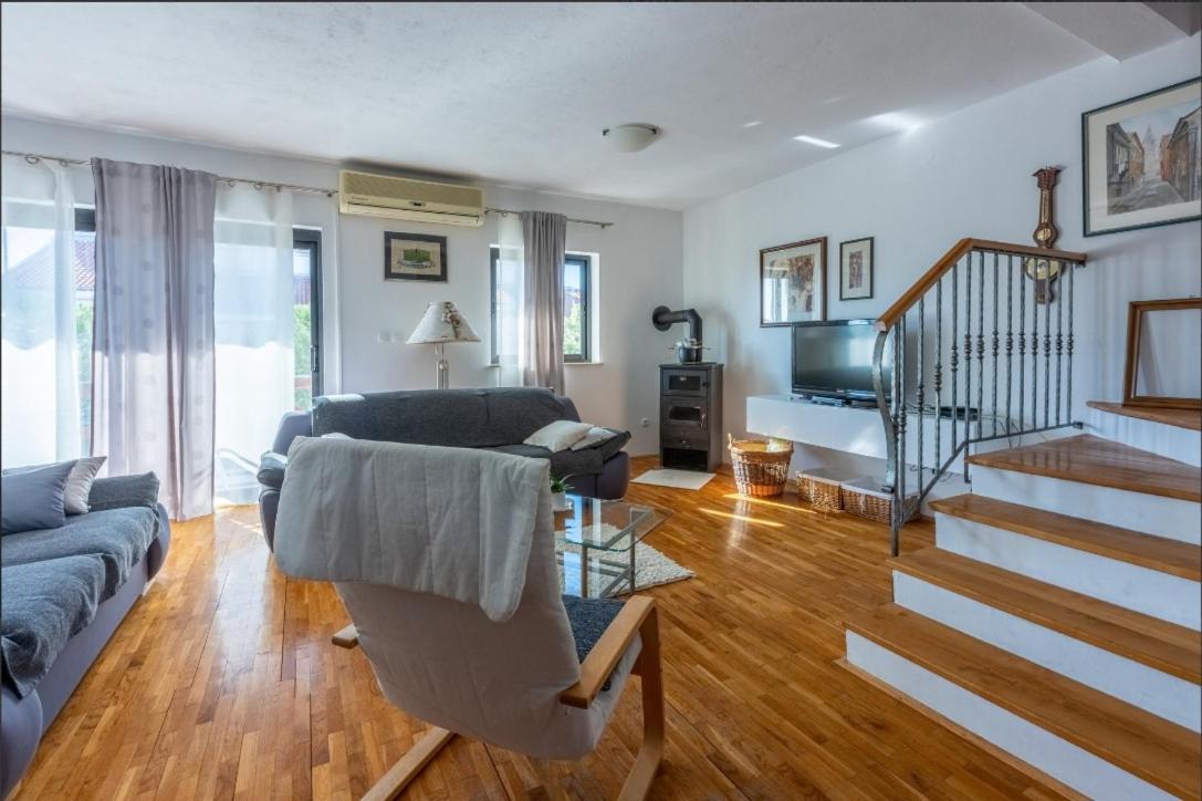 Apartmani Deleut Novi Vinodolski Exterior foto