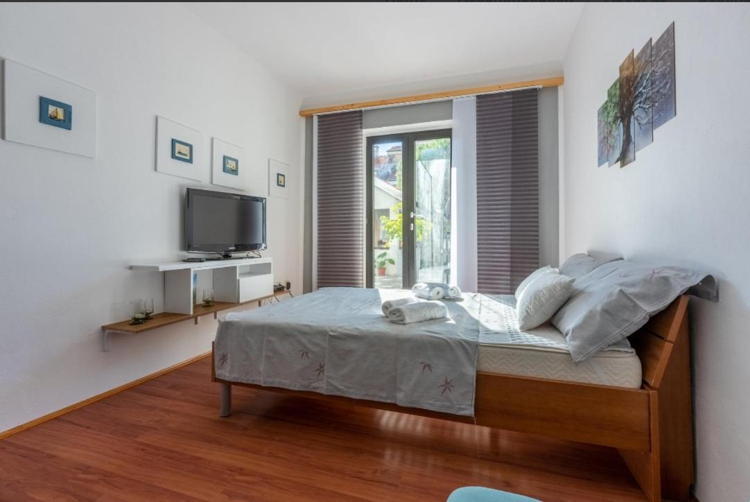 Apartmani Deleut Novi Vinodolski Exterior foto