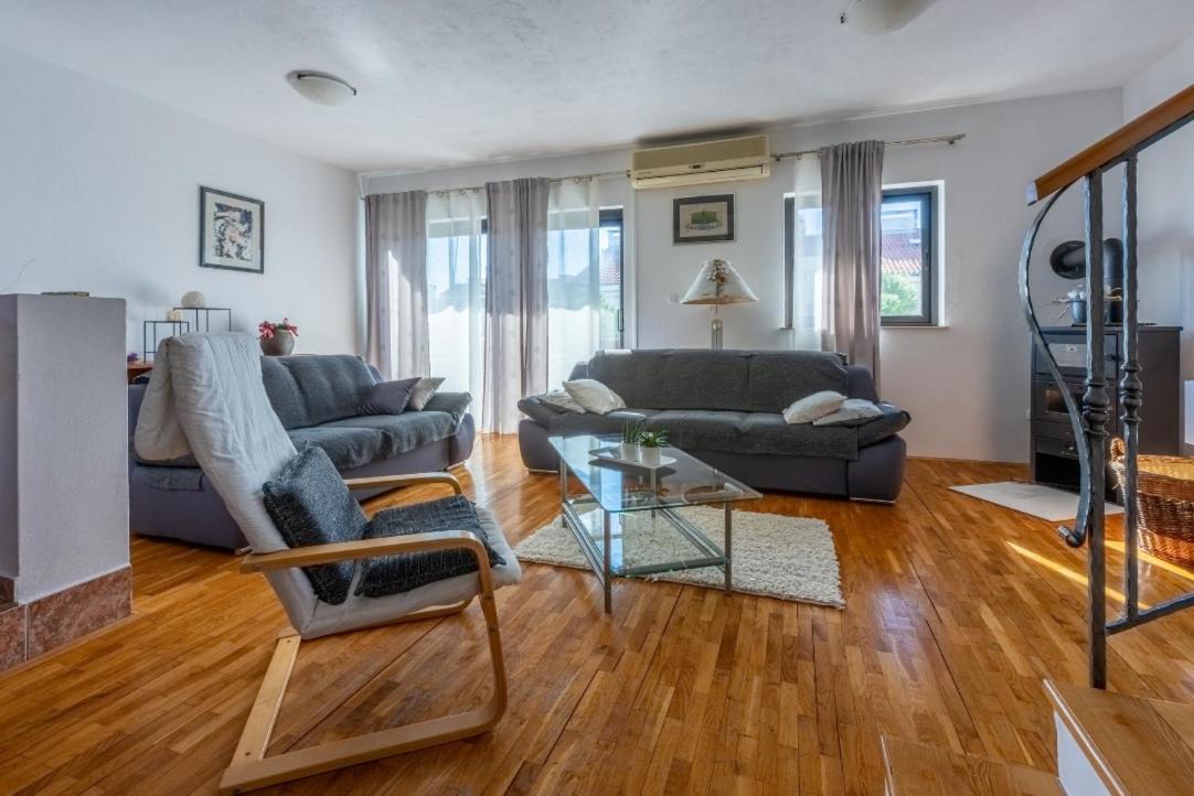 Apartmani Deleut Novi Vinodolski Exterior foto