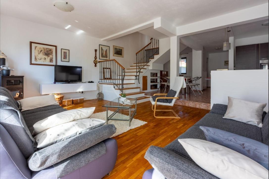 Apartmani Deleut Novi Vinodolski Exterior foto