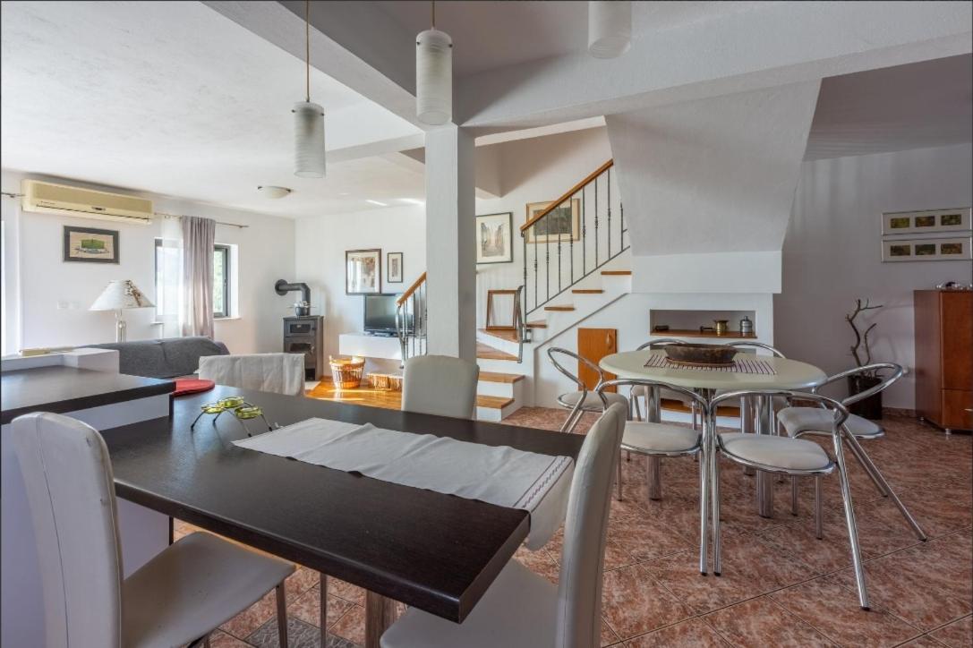 Apartmani Deleut Novi Vinodolski Exterior foto