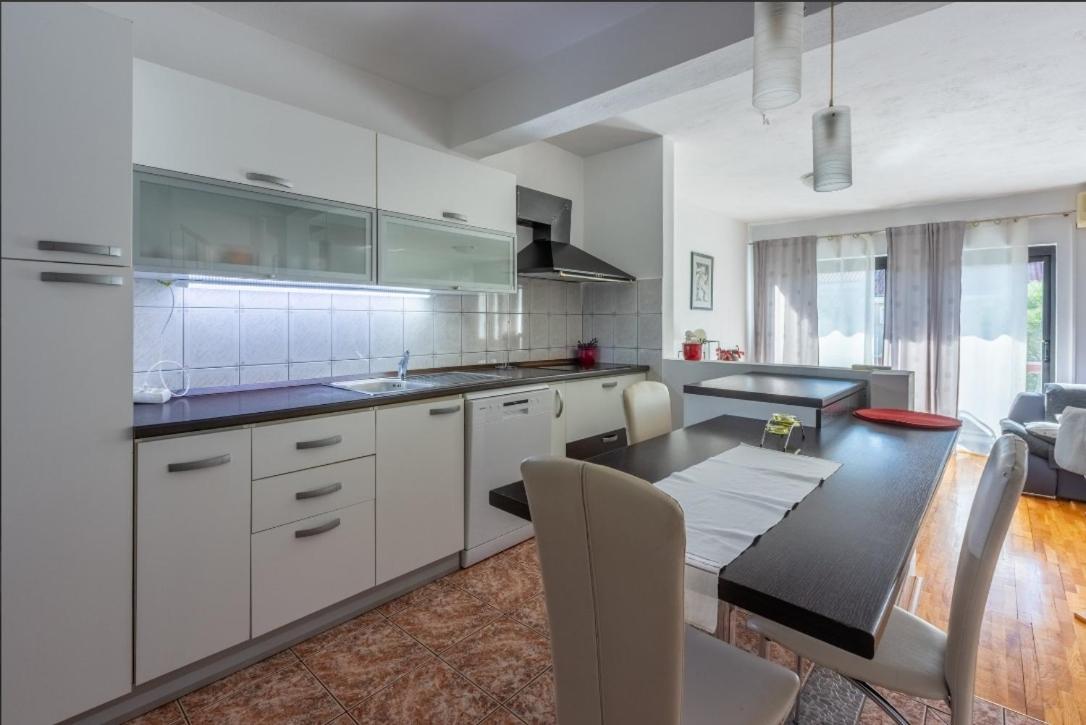 Apartmani Deleut Novi Vinodolski Exterior foto